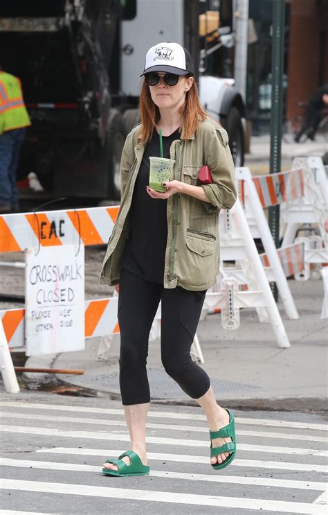 The juliannemoore community on reddit. Julianne Moore's Feet