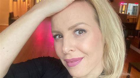 Juni 1982 in bergum olofstorp bei göteborg) ist eine schwedische tänzerin und mehrfache deutsche meisterin in den standardtänzen. Das ist Isabel Edvardssons Erfolgsrezept gegen Babypfunde ...