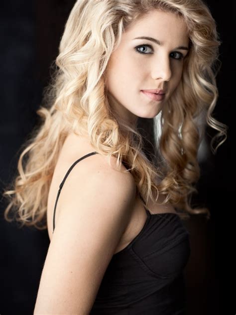 Hot & sexy pictures of emily bett rickards. Hottest Woman 10/17/14 - EMILY BETT RICKARDS (Arrow ...