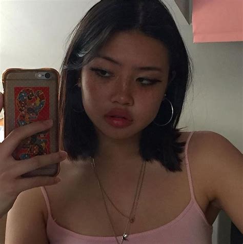 The new asian makeup fad is to look as delicate as porcelain dolls. -𝘢𝘳𝘦𝘴- | Aesthetic girl, Pretty face, Grunge hair