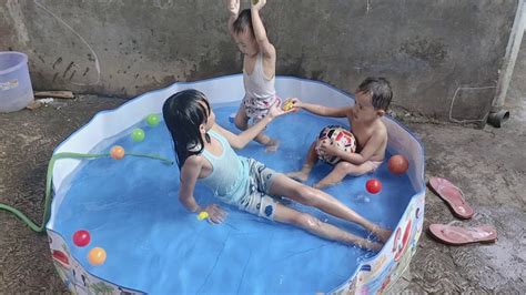 8 rekomendasi kolam renang anak, biar bisa main air di rumah. Kolam renang anak - YouTube