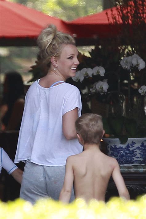 Britney spears has done everything in her power to keep her kids last year, kevin federline accused jamie spears, britney's widely disliked dad. Kevin Federline World: Britney Spears takes her sons Sean ...