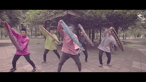 Bunkface lagu raya 2013 anugerah syawal official music video. Suasana Hari Raya - Anuar Zain ft. Ellina | Choreography ...