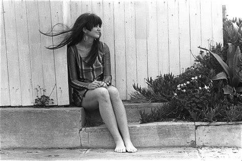 That path from her upbringing outside of tucson, arizona with european and mexican heritage to that stardom having moved to los angeles to pursue that singing career is shown. Review: 'Linda Ronstadt: The Sound of My Voice' stirs the ...