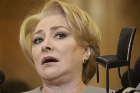 Viorica dăncilă è sposata con cristinel dăncilă, manager presso una compagnia petrolifera ed ex consigliere nel consiglio del distretto di teleorman. Decizie-șoc a premierului spaniol după ce Viorica Dăncilă ...