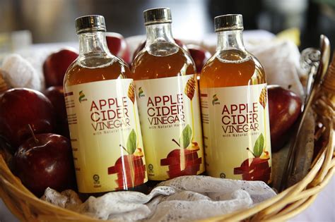 Dengan mengkonsumsi cuka apel bersama dengan madu, dinilai mampu menjaga. Cuka Epal Surya dengan khasiat Madu Asli ~ Dari Jari Jari ...
