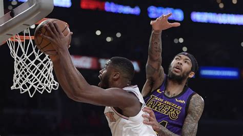 I do only lakers scoring highlights and key defensive plays. Lakers sa bez Jamesa trápia. Prehrali doma s New Yorkom ...