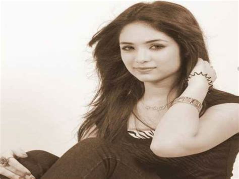 She is famous as a glamorous model in the gulf countries. Pics: Meet Irfan Pathan's Beautiful Model Wife Safa Baig ...