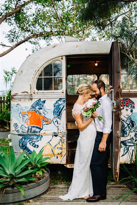 Alla rum har kök och terrasser. Rob and Anita's Byron Bay Secret Garden Wedding ...