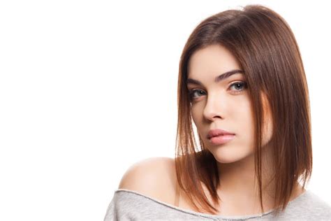 The messiness of the hairstyle creates both volume and interest making it a great choice for women with medium to long hair. 3 Best Bob Hairstyles for Thin Hair