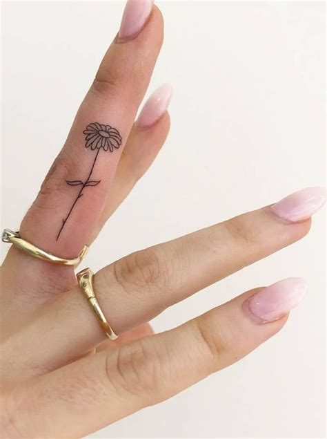 Their small size means they may be put in the open for. ¡45 ideas minúsculas significativas del tatuaje del dedo ...