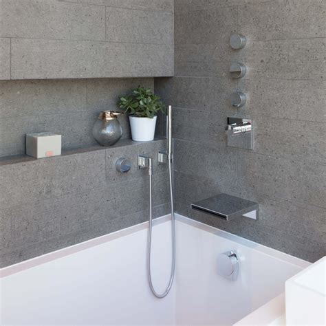 They offer the oriental style bathing position of sitting shoulder deep in soothing hot water. Calyx Deep Soaking Tub | Deep soaking tub, Japanese ...