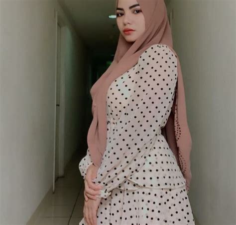 Untuk melihat detail lagu dj dinar candy klik salah satu judul yang cocok, kemudian untuk link download dj dinar. √Profil dan Biodata DJ Dinar Candy plus Foto Lengkap!👌