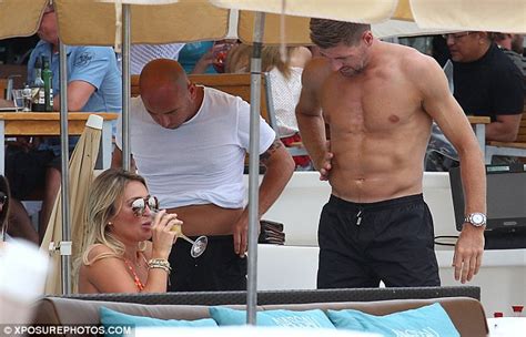 Ver más ideas sobre naco, copa mundial brasil 2014, carrasco yannick. Steven Gerrard and wife Alex in Ibiza after England's ...