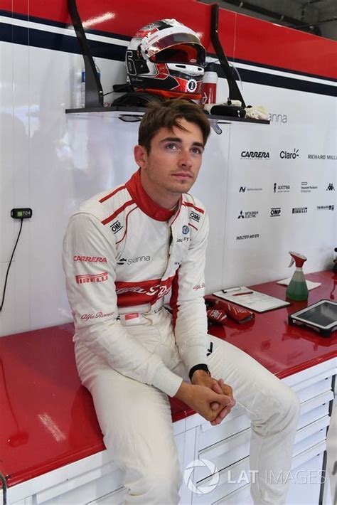 Exception faite de son grand prix national où il abandonne faute de freins, il enchaîne. Charles Leclerc, Sauber - Some Guy - #charles #Guy # ...