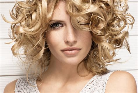 Quelle coiffure pour quel visage ? Coiffure Femme Visage Rond : Informations, conseils et photos