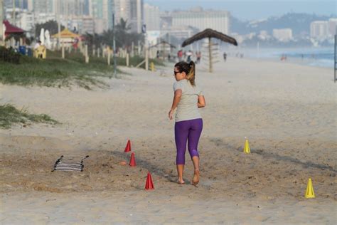 Fernanda souza deixa a praia. Fernanda Souza faz crosscore na praia - Quem | QUEM News