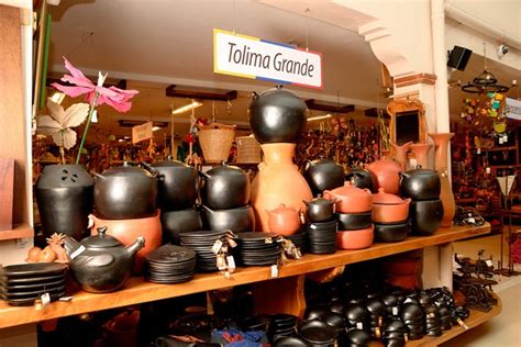 Somos un atractivo artesanal con 33 años de experiencia que promueve el diverso patrimonio cultural de colombia mediante la venta de artesanías de la más alta calidad. ¡La Chamba estará de fiesta este viernes 15 de noviembre ...
