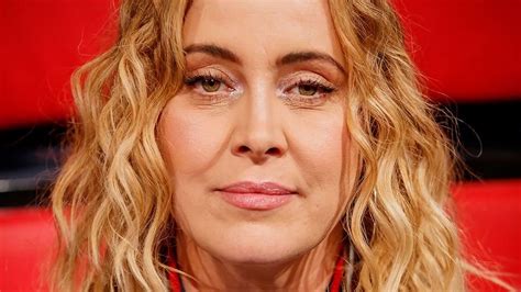 She was previously married to remon stotijn and edwin jansen. Anouk vecht tegen tranen in DWDD - TVgids.nl