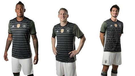Die Trikots der Weltmeister im DFB-Fanshop :: DFB ...