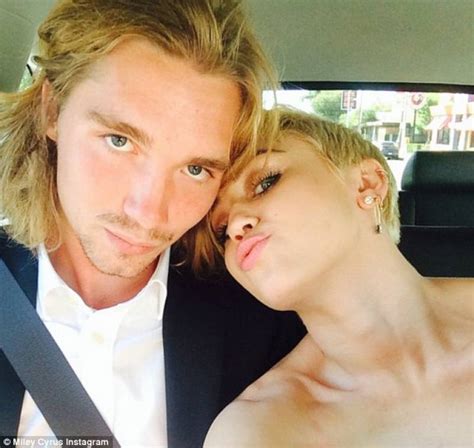 Miley cyrus, 24, has revealed the details on why she 'had to break up' with fiancé liam hemsworth. mtv video music awards, il festival di sanremo della ...
