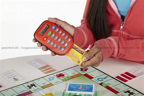 Do not confuse with electronic banking edition or ultimate banking edition. Køb Monopoly: Elektronisk Bank! Fragt 29 kr. UDGÅET!!!