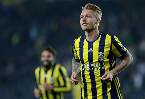 Simon kjaer'i skorer'e anlatan danimarkalı gazeteci mads glenn wehlast, fenerbahçe'nin i̇stanbul'a getirdiği oyuncuyla ilgili çarpıcı bilgiler verdi. simon kjaer fenerbahçe ile ilgili görsel sonucu | Atlar