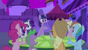 Pinkie pie forms an obsession over jojo's bizarre adventure, and spreads it to all of canterlot high, much to sunset shimmer's and pinkie's pie's love continues to blossom with every heartbeat. Blog da Pinkie Pie: MLP episódio 25 e 26 - 2º temporada ...