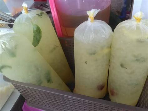 Perkara utama adalah mengikuti perkadaran dengan betul, maka berat badan semestinya akan berkurangan. Tak Perlu Beli Di Bazar Dah, Ini Resepi Lemon Pudina Ais ...