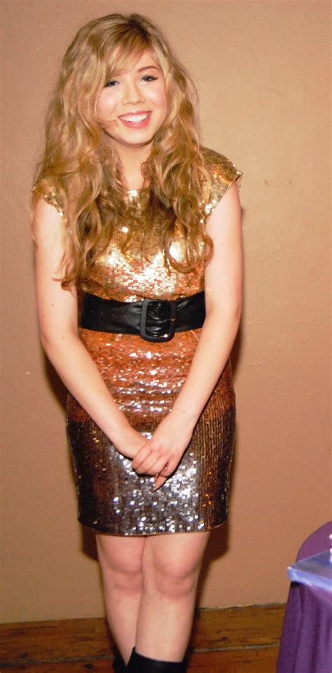 Country pop şarkıcısı ve söz yazarı. Red Carpet Dresses: Jennette McCurdy - 18th Birthday 2010