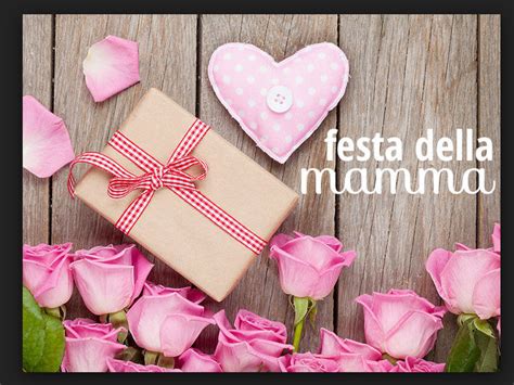 Buona festa della mamma il cuore della lavagna con l'angolo del fiore rasenta il legno. Festa della mamma 2017: la data, le origini di questa ...