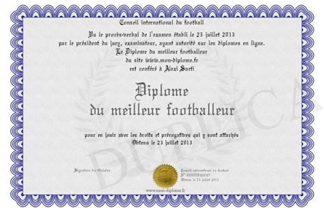 Le diplôme national de master, parfois désigné par le sigle dnm, est délivré par un établissement public d'enseignement supérieur comme une université, deux ans après l'obtention du diplôme national de licence. Diplome-du-meilleur-footballeur