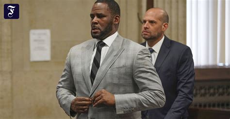 Ich war betrunken. während der. R. Kelly wieder in Haft wegen Kinderpornographie-Verdacht