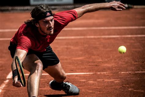 L'italien avait fini son match contre karen khachanov plié en deux par la douleur. Tsitsipas, Zverev, Berrettini: gli sfidanti per il trono ...