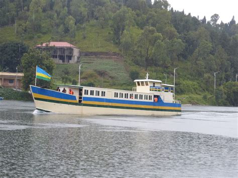 Lake kivu is one of the african great lakes. Budget travel in Rwanda. Lake Kivu.