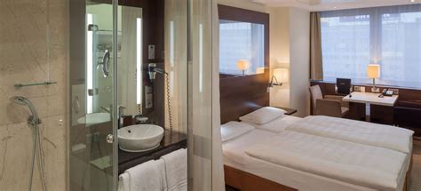 Kann man im park inn by radisson berlin alexanderplatz parken? Park Inn Berlin Alexanderplatz Standard Room - Park Inn by ...