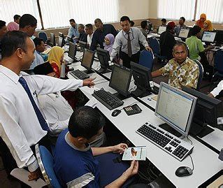 .mana semua sektor awam di malaysia boleh berhubung dan menjayakan sesuatu projek melalui sistem komunikasi yang ditawarkan oleh mygovuc perkhidmatan mygovuc 2.0 adalah 99.9% untuk semua peralatan (perkakasan dan perisian) mygovuc 2.0 di dalam pusat data sektor awam (pdsa). 4 anjakan bagi meningkatkan kualiti perkhidmatan sektor ...