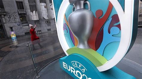 Xem lịch phát sóng trực tiếp bóng đá vòng chung kết euro 2020 năm 2021 trên kênh vtv3, vtv6 chính xác nhất. Lịch thi đấu EURO 2021 theo giờ Việt Nam mới nhất