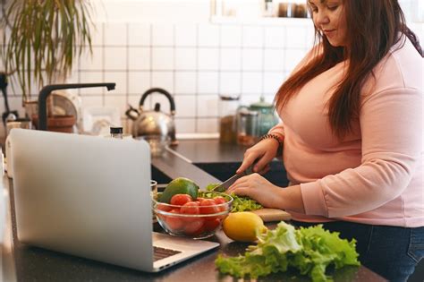Eating plenty of vegetables and less animal protein will lower the risk of symptoms after gallbladder removal. Gallbladder Removal Diet: What to Eat After Gallbladder ...