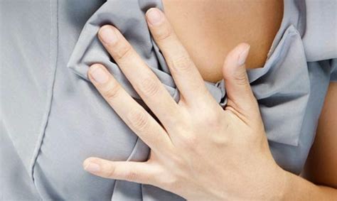 Rasa sakitnya bervariasi, ini 9 penyebab payudara nyeri yang harus diwaspadai. 6 Penyebab Payudara Terasa Nyeri | Health Brenda