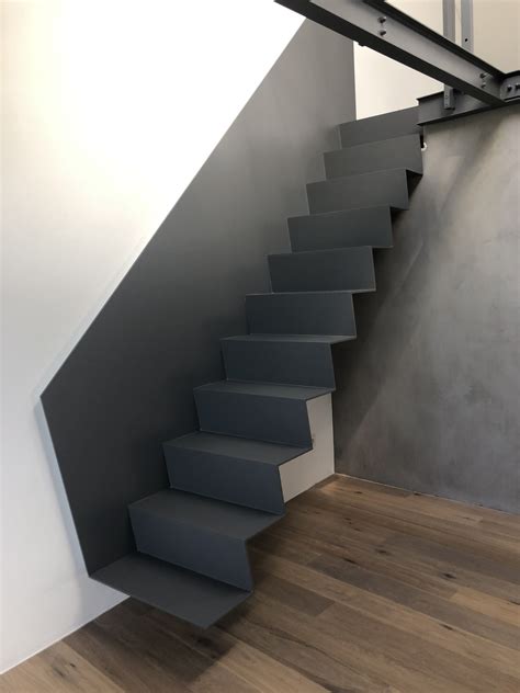 Eine stahltreppe ist immer auch eine optische aufwertung für ihr haus und mit unseren bausatztreppen kann der aufbau günstig selbst gemacht werden. Stahltreppe freischwebend #Treppe freischwebend #T nel ...