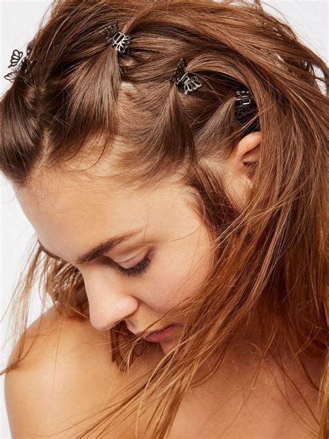 Butterfly hair clip accessories instantly bring back '90s nostalgia, and we love using them as a fun way to jazz up basic hairstyles. Hair Clip Styles For Fancy Girls - FashionActivation ...