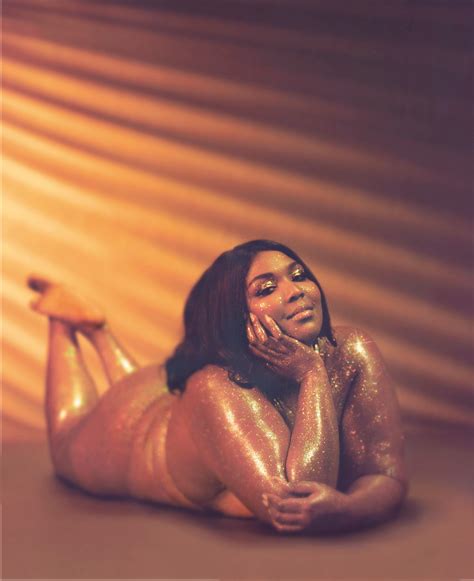 Lizzo was born melissa viviane jefferson on april 27 before signing with nice life and atlantic records, lizzo released 2 studio albums, lizzobangers. LIZZO - Am 14.11.2019 in Berlin (Columbiahalle) - Trinity ...