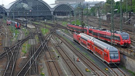 Heute früh gab es streik bei der bahn. Lokomotivführer bestreiken den Bahnstreik - WELT