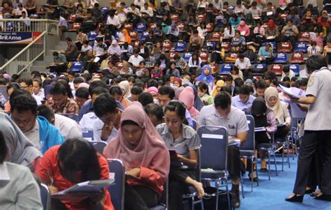 Membuat surat lamaran kerja format doc ataupun microsoft word yang baik dan benar memang menjadi suatu keharusan jika ingin lamaran yang anda kirimkan. Contoh Surat Lamaran Kerja Kementerian Pekerjaan Umum Dan ...