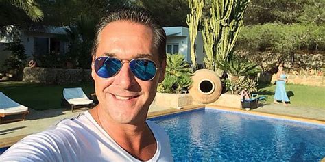 In ibiza, though, strache said that alyona was welcome to at any time make donations to us via the it is something strache is quite proud of, and he made no effort to hide it. Strache: Ein Selfie aus dem verträumten Ibiza