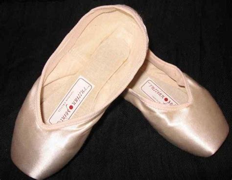 Shop the pointe ballet shoes you need from the brands you love, including bloch pointe shoes, capezio pointe shoes and more. russian pointes, best pointe shoes for my narrow feet ...