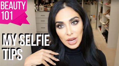 Set the timer, position yourself, pose … and click! Beauty 101 | How to Master Selfie Poses (T-Rex Hands ...