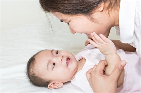 Warna susu ibu mempunyai maksud tersendiri, dan ini perkara penting yang ibu perlu tahu supaya ibu tidak buang susu tersebut! Kenali Perubahan Warna ASI dan Penyebabnya - Alodokter