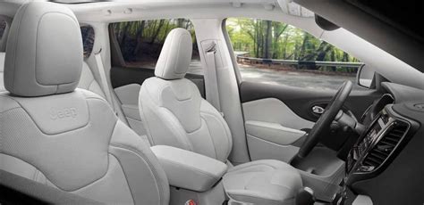 2019 Jeep Cherokee Interior Dimensions & Features | SUVs ...